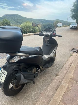 Piaggio Beverly 350 - Scooter