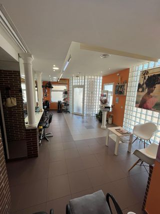 Traspaso Peluquería por jubilación!”