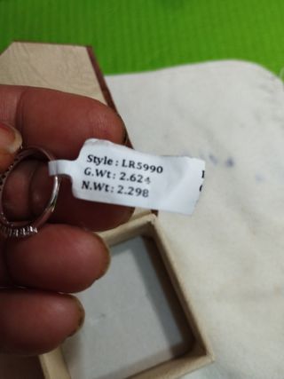 Anillode oro 14kt y  creados diamante