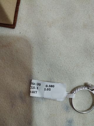 Anillode oro 14kt y  creados diamante