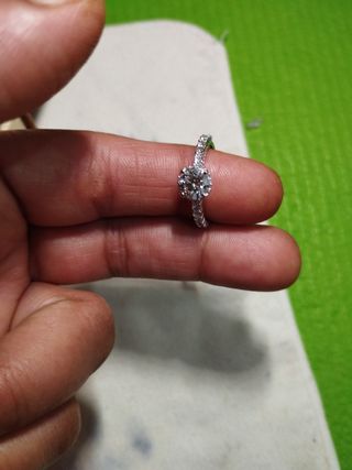 Anillode oro 14kt y  creados diamante