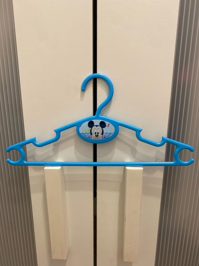 36 Perchas bebé/niño Mickey azul