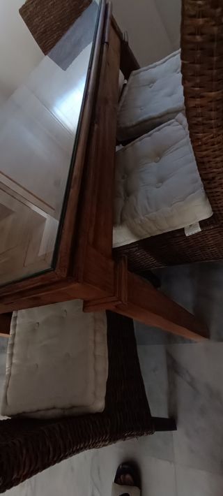 Mesa cristal + 6 sillas mimbre