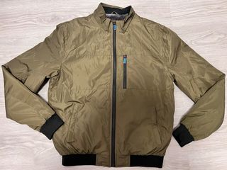 Chaqueta bomber verde oliva