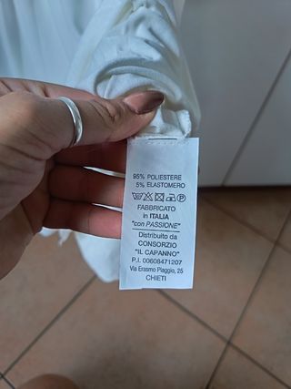 Abito bianco maniche a balze