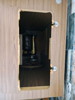 Máquina de coser Singer Antigua