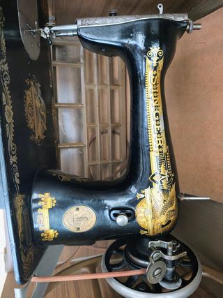Máquina de coser Singer Antigua