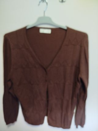Chaqueta marrón corta