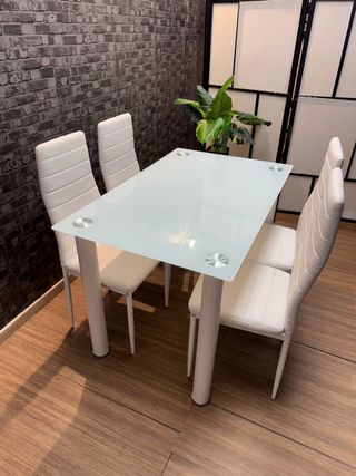 ¡Estrena! Mesa Avatar + 4 Sillas Blancas. 