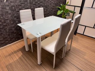 ¡Súper Oferta! Mesa Avatar + 4 Sillas Blancas. 