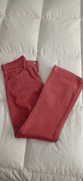 Vaqueros Levi's color vino