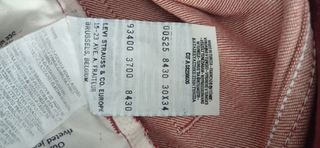 Vaqueros Levi's color vino