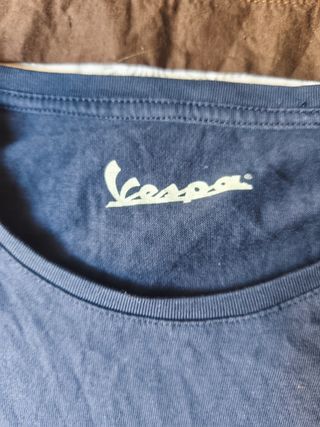 Camiseta Vespa azul y rosa