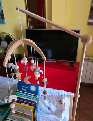 Lettino mobile per bambini Montessori.