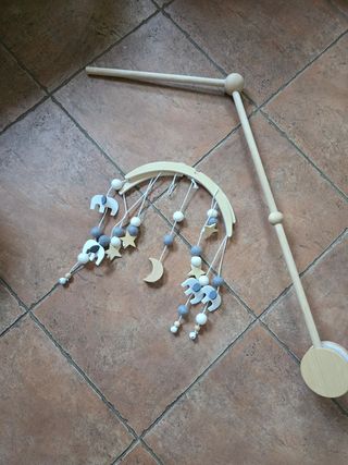 Lettino mobile per bambini Montessori.