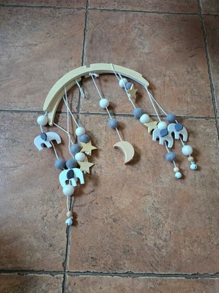 Lettino mobile per bambini Montessori.