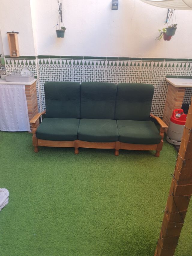 Sofá 3 plazas madera y tela verde