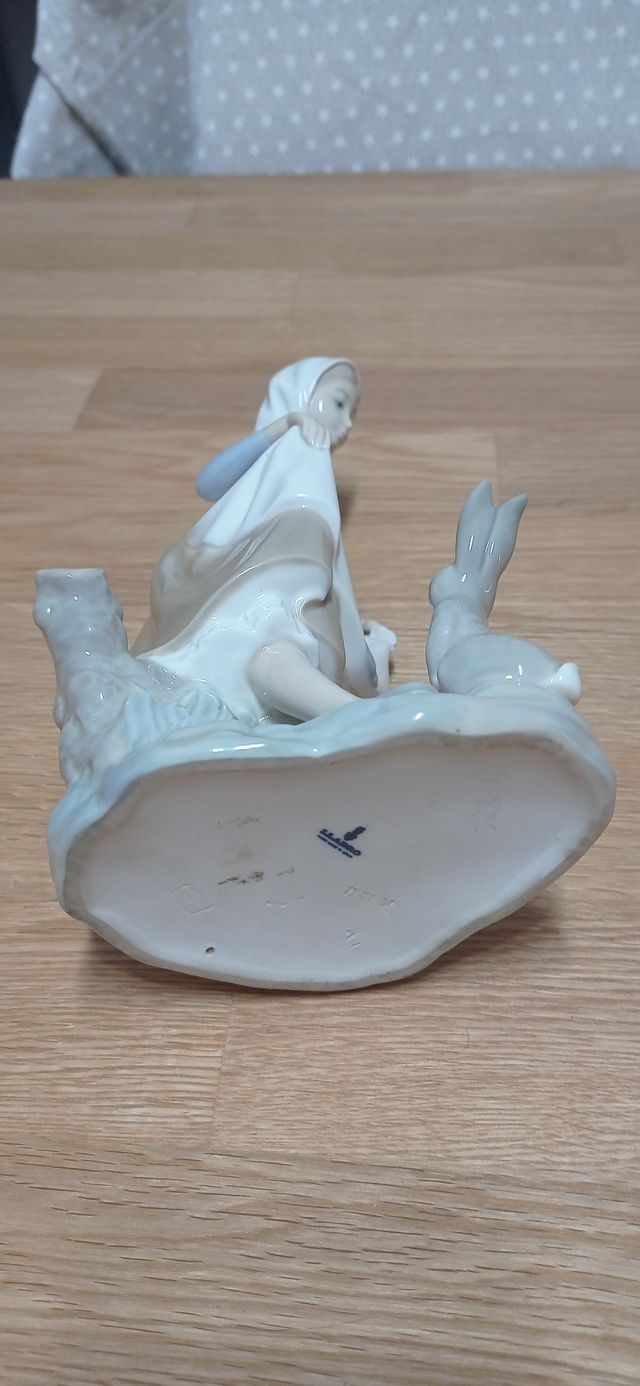 Lladró Niña Conejo Figura