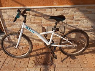 Bicicleta B'Twin 20" niño/a