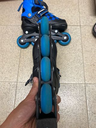 Patines en línea extensibles talla 30-33.