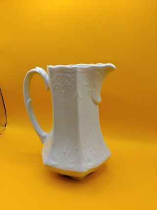 Jarra porcelana blanca - Decorativa