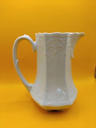 Jarra porcelana blanca - Decorativa