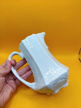 Jarra porcelana blanca - Decorativa