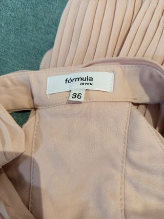 Vestido beige fiesta plisado