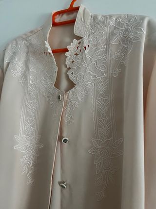 Blusa rosa bordada