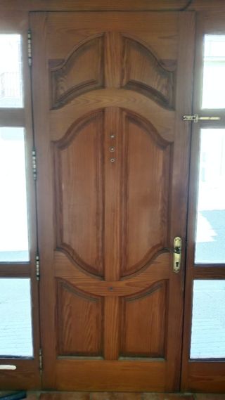 Puerta madera maciza exterior