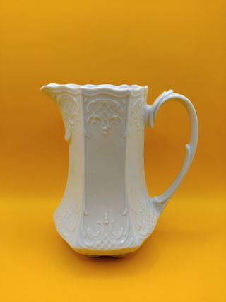 Jarra porcelana blanca - Decorativa