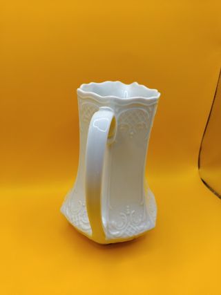 Jarra porcelana blanca - Decorativa