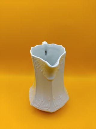 Jarra porcelana blanca - Decorativa