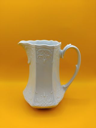 Jarra porcelana blanca - Decorativa