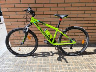Bicicleta montaña Trek 29" y tres de decathlon. 