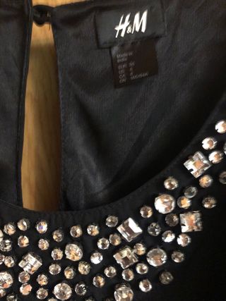 Vestido negro H&M pedrería T-S