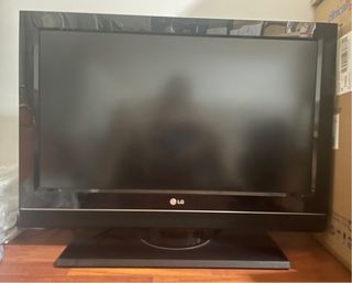 TV LG 32" negra