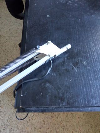 Flexo metálico gris y blanco