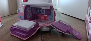 Ambulancia PinyPon + 2 muñecas