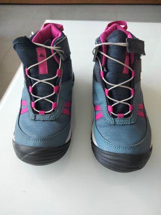 Zapatillas Quechua niña montaña
Talla 33
