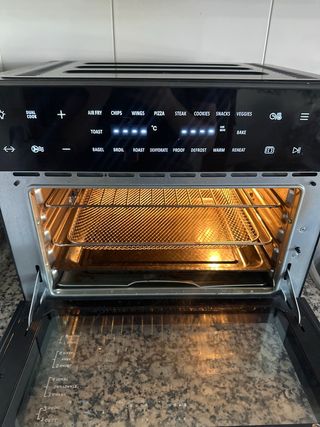 Horno freidora de aire iRoastec 1800W.