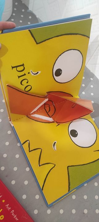 Lote 2 cuentos+ peluche de El pollo Pepe 