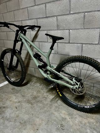 Commencal FURIUS 2021 Talla M ( muy poco uso )