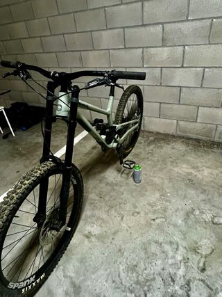 Commencal FURIUS 2021 Talla M ( muy poco uso )