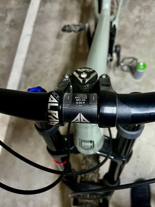 Commencal FURIUS 2021 Talla M ( muy poco uso )