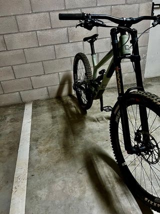 Commencal FURIUS 2021 Talla M ( muy poco uso )