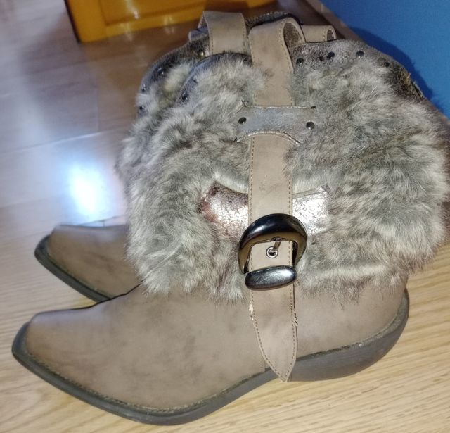 Botines camperos marrones con pelo