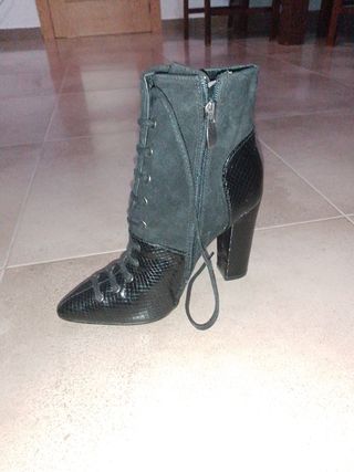 Botines negros tacón