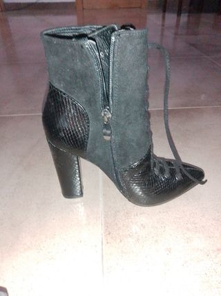 Botines negros tacón