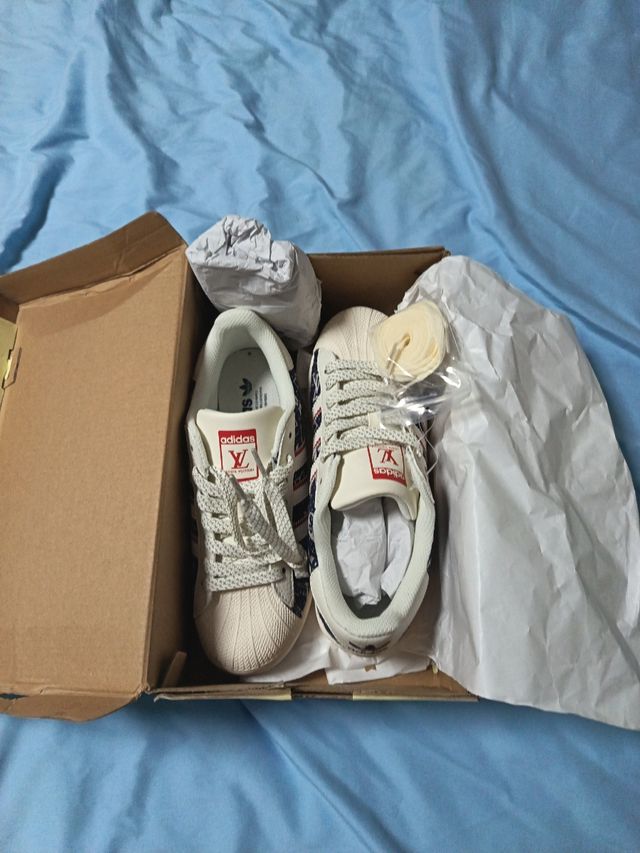 Adidas Superstar LV Zapatillas. Luis Vuitton.